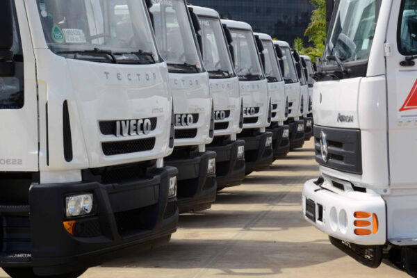 Iveco entrega 247 caminhões ao Governo de Minas Gerais