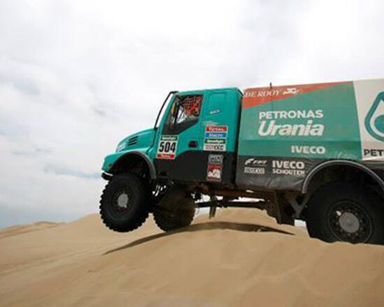 Pilotos da equipe Petronas de Rooy Iveco são protagonistas do festival “Les Comes 4x4”
