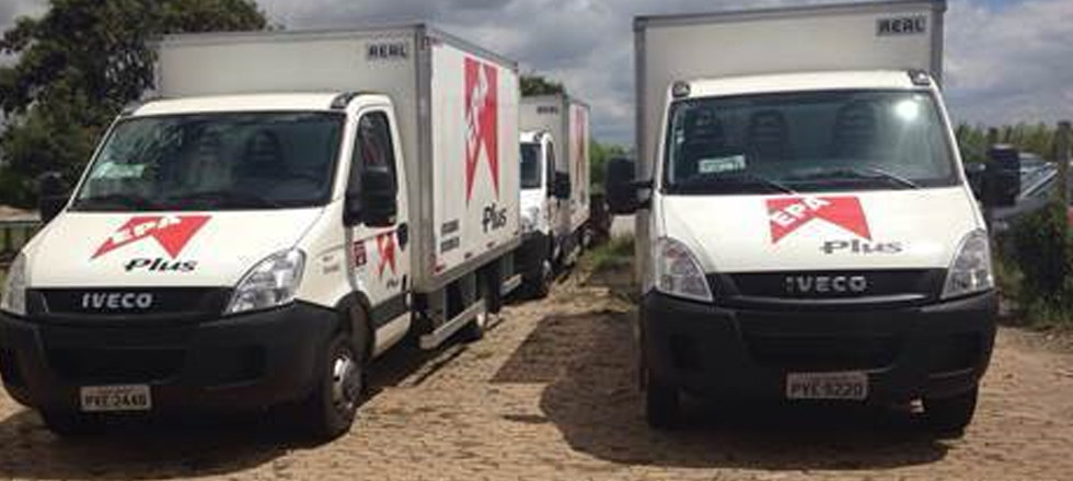 Rede Mineira de Varejo DMA recebe novos caminhões IVECO
