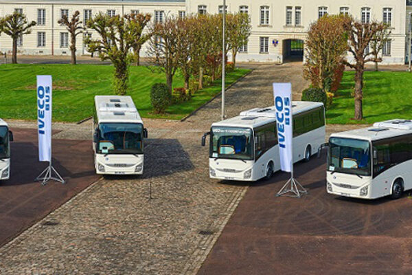 Iveco Bus entrega Crossways para as Forças Armadas francesas