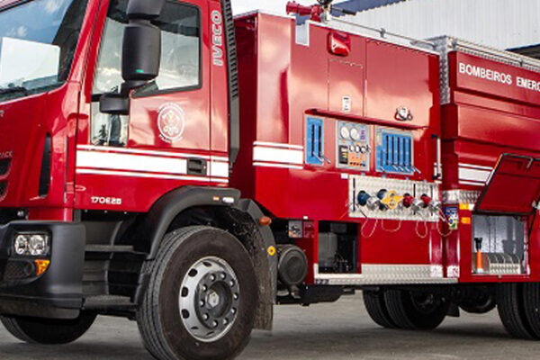Corpo de Bombeiros de São Paulo recebe 40 caminhões Iveco