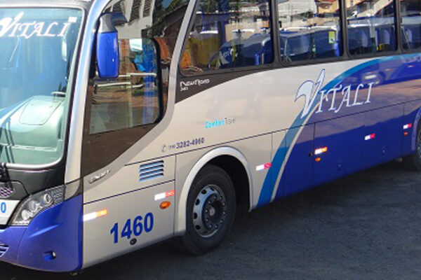 Iveco entregou 6 chassis 170S28 para a Viação Vitali, tradicional empresa do setor, que está no mercado desde 2008 no transporte de passageiros e de cargas.
