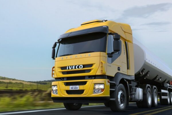 Caminhão Iveco Stralis